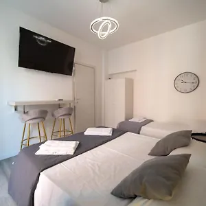  Apartment Destiny 2 Piazza Isolo Italien